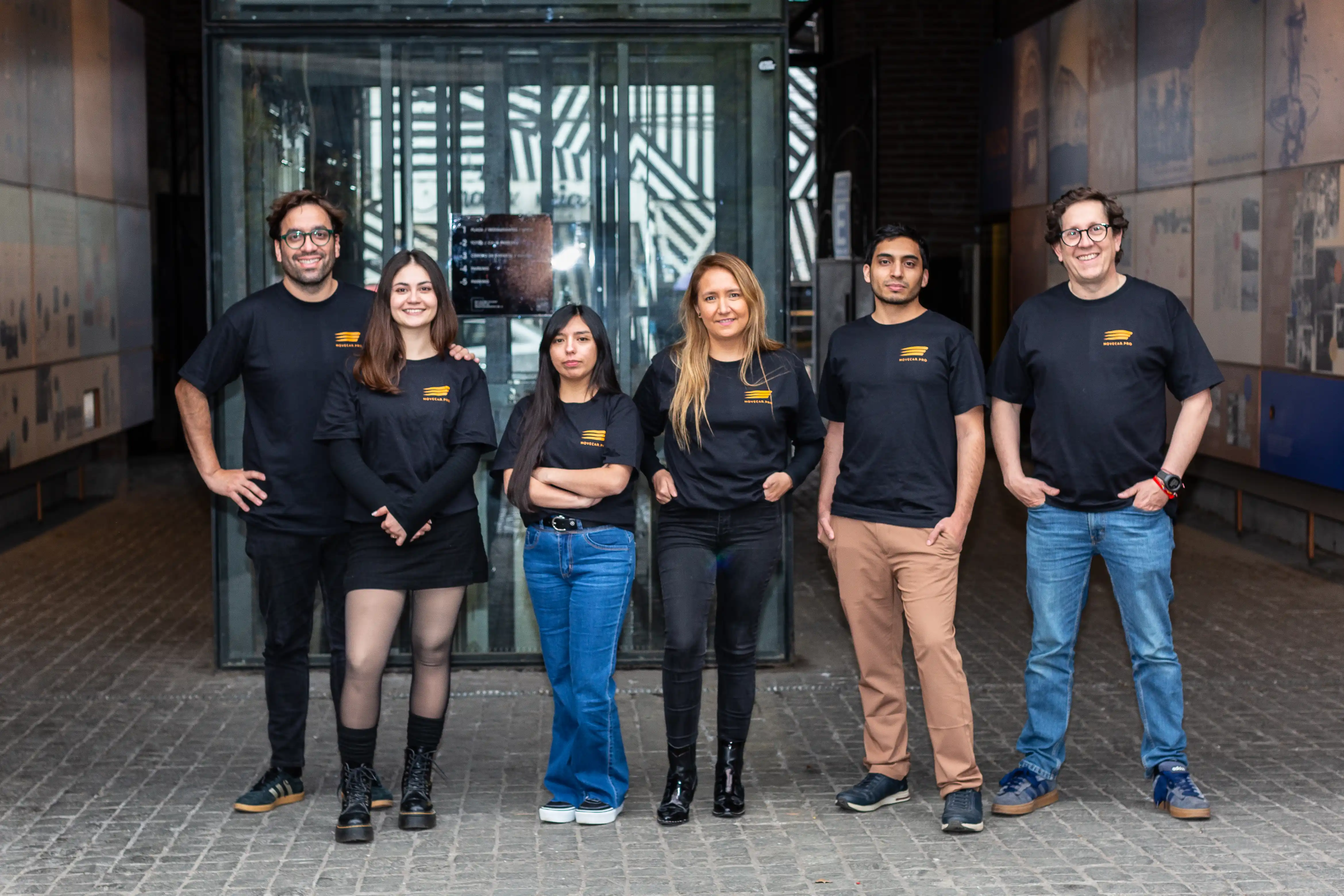 Equipo en sesión de fotos